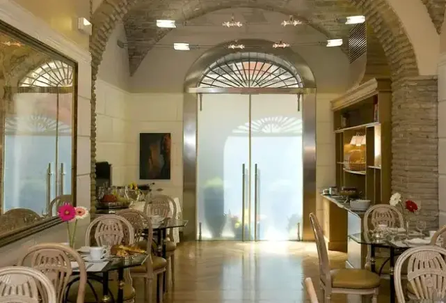 Restauracja i jedzenie w hotelu Duca D'Alba
