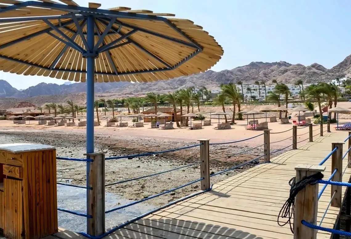 Plaża przy hotelu Ecotel Dahab Bay View Resort