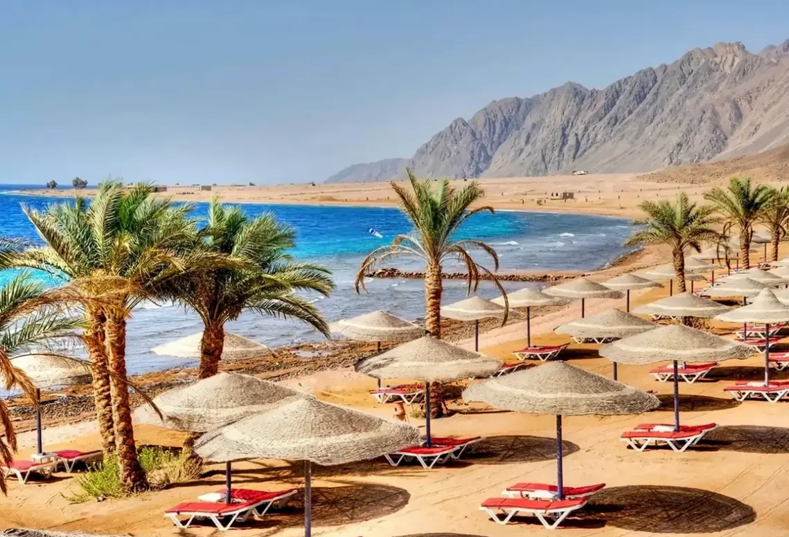 Plaża przy hotelu Ecotel Dahab Bay View Resort