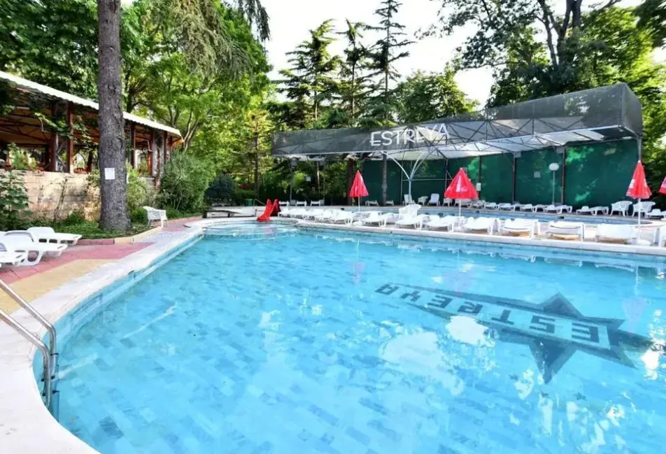 Hotel Estreya Residence