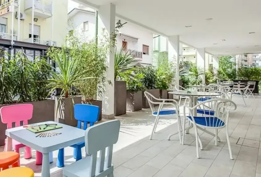 Restauracja i jedzenie w hotelu Eugenio