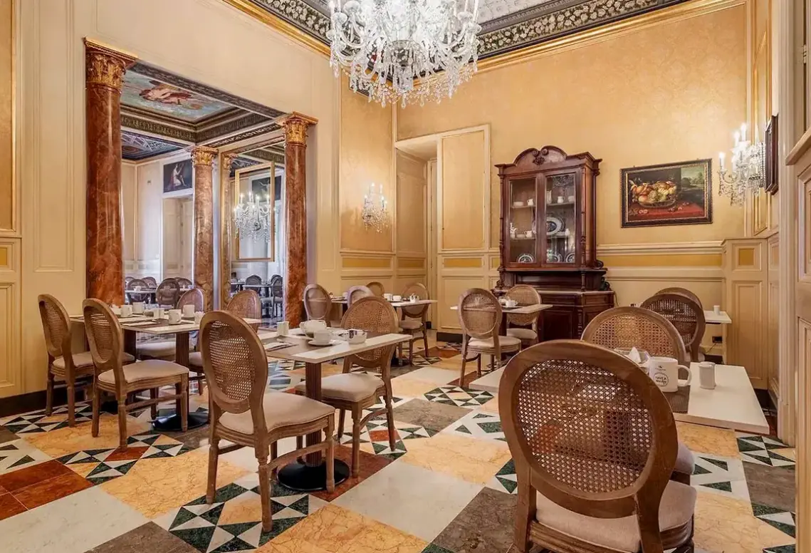 Restauracja i jedzenie w hotelu Eurostars Centrale Palace