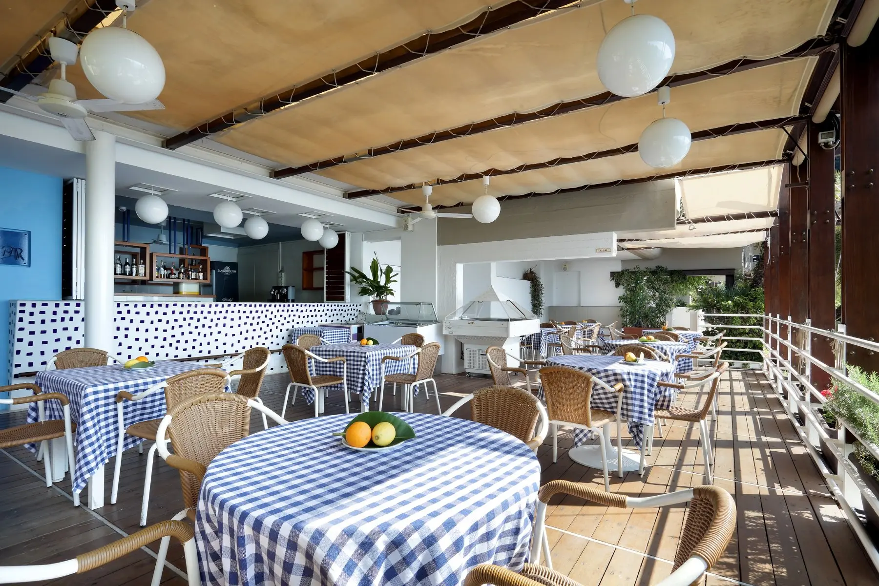 Restauracja i jedzenie w hotelu Eurostars Monte Tauro (ex. Monte Tauro)