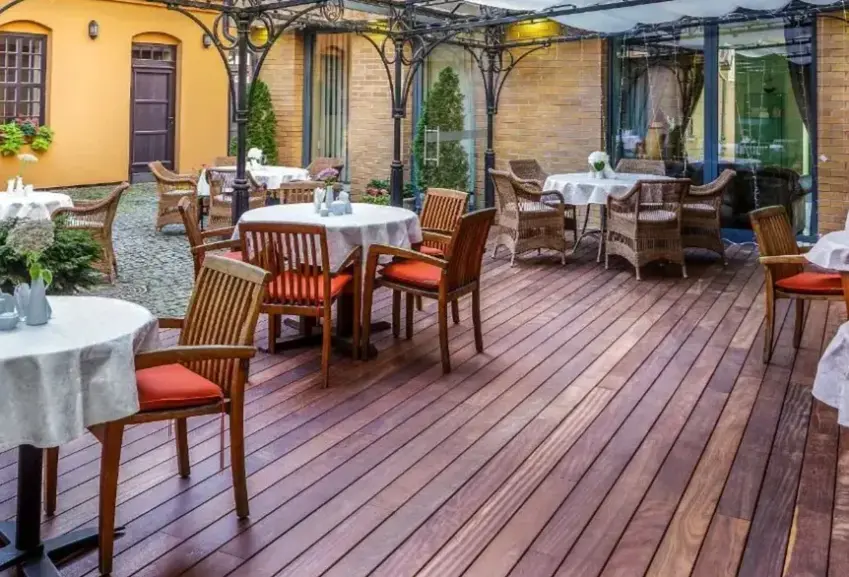 Restauracja i jedzenie w hotelu Euterpe