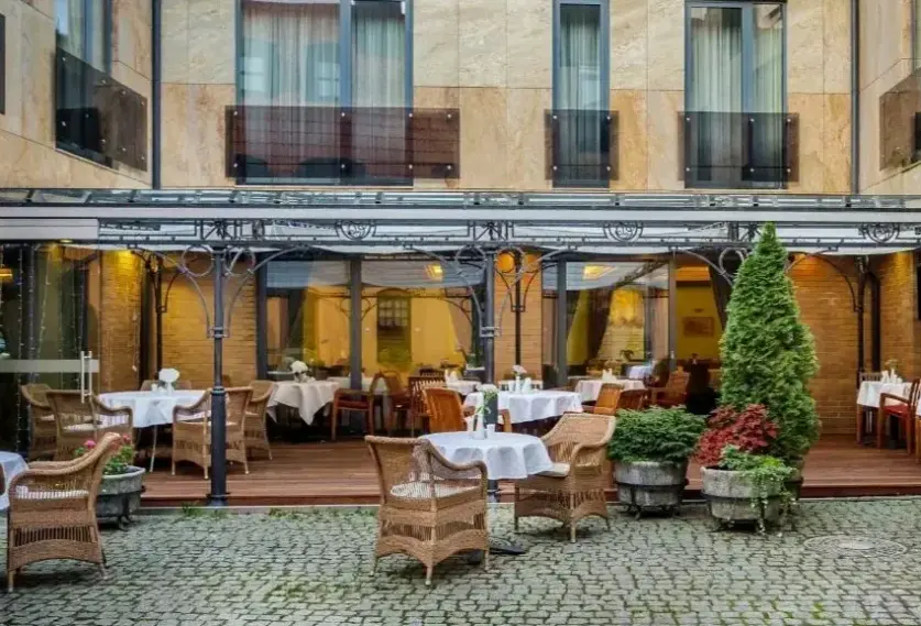 Restauracja i jedzenie w hotelu Euterpe