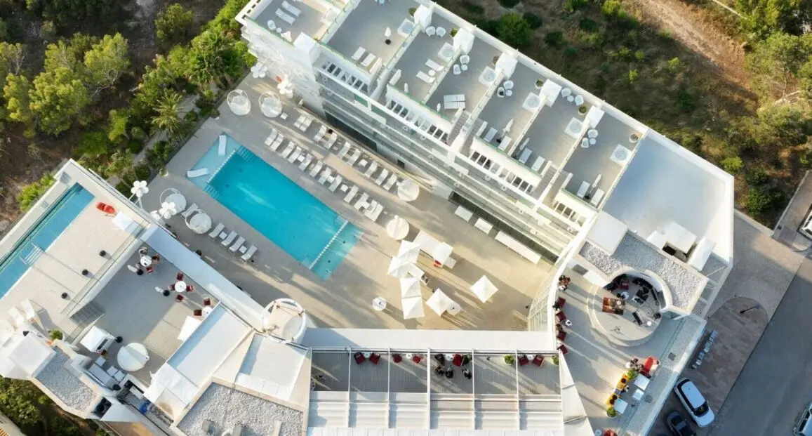 Basen w hotelu Five Flowers Formentera Melia Collection