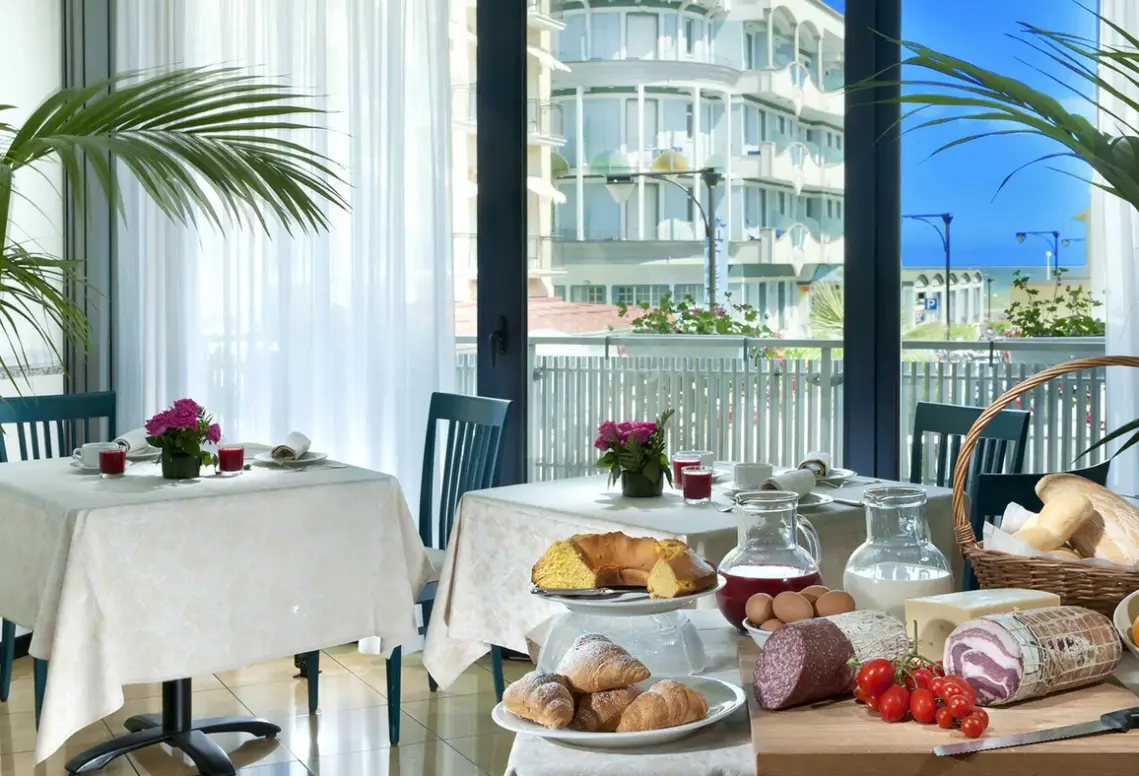 Restauracja i jedzenie w hotelu Gabbiano (Cattolica)
