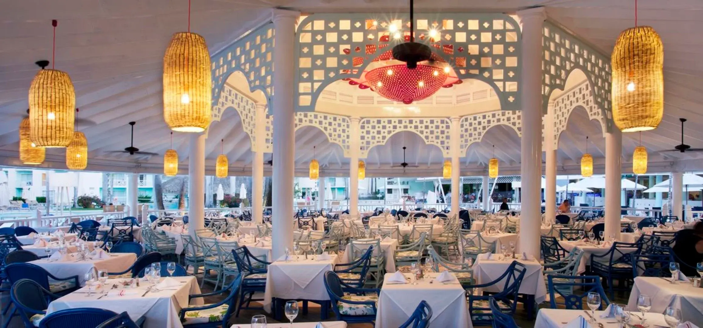 Restauracja i jedzenie w hotelu Gran Ventana Beach Resort