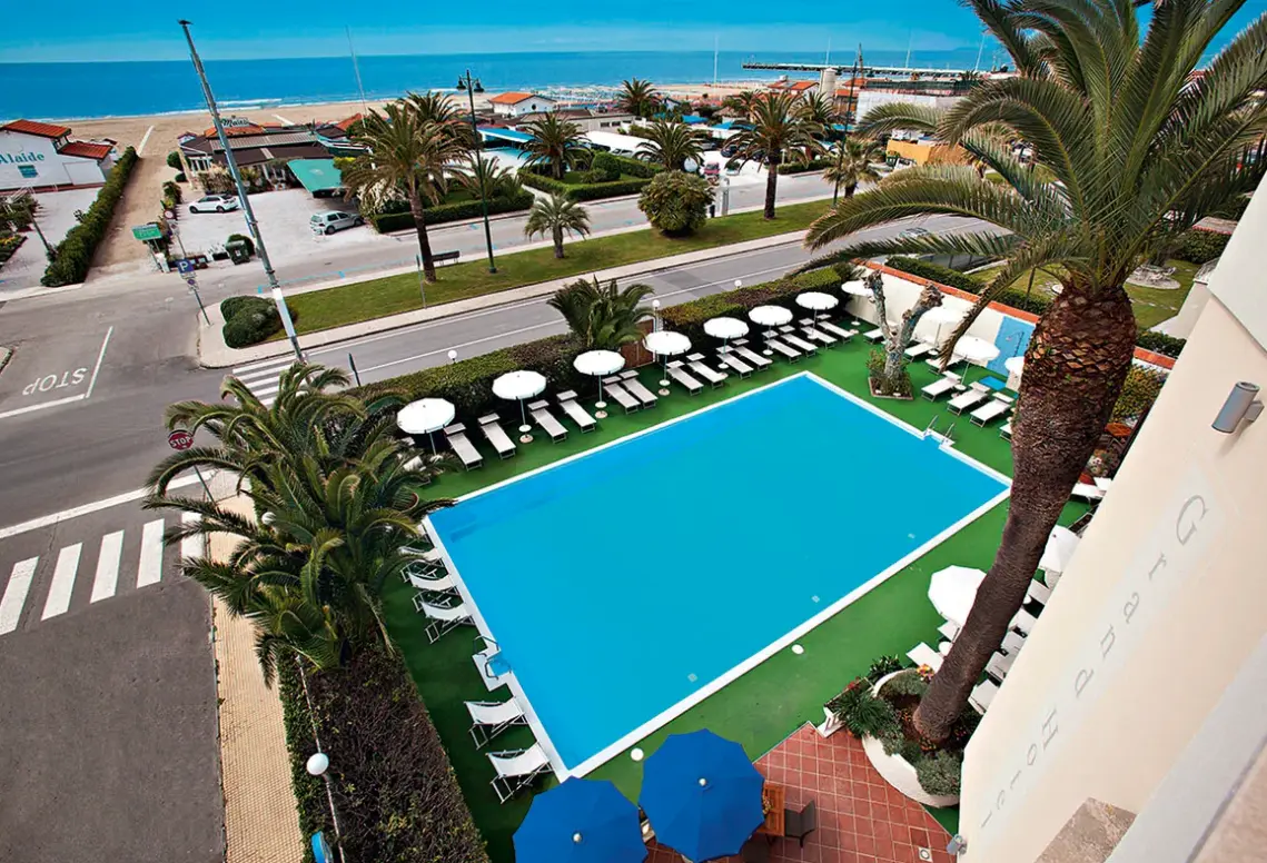 Basen w hotelu Grand (Forte dei Marmi)