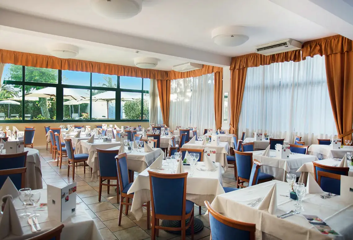 Restauracja i jedzenie w hotelu Grand (Forte dei Marmi)
