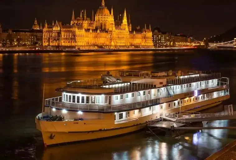 Hotel Grand Jules Boat w Węgry (Budapeszt) - oferta last minute