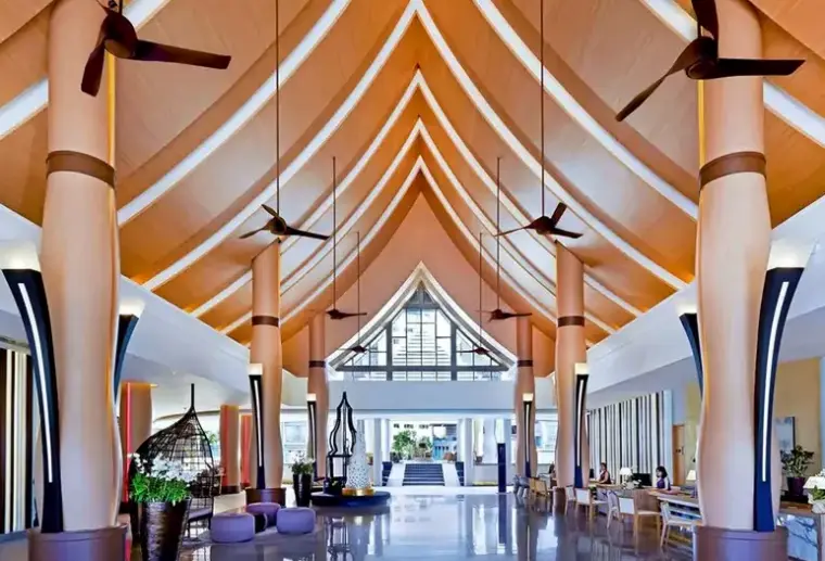 Lobby hotelu Grand Mercure Patong