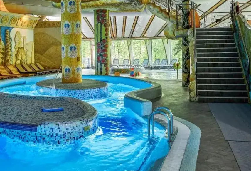 Basen w hotelu Grand SPA Lietuva