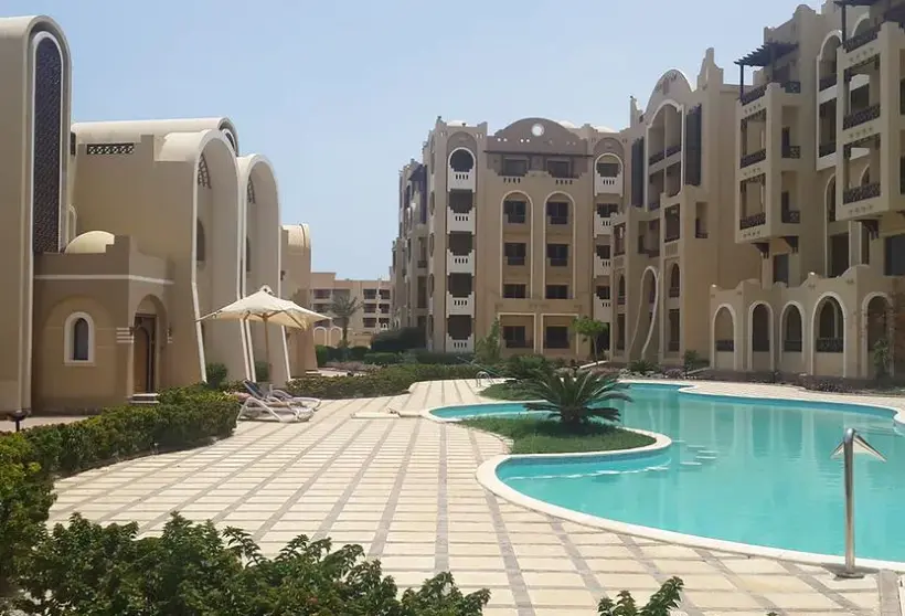 Basen w hotelu Gravity Sahl Hasheesh (Ex. Ocean Breeze)