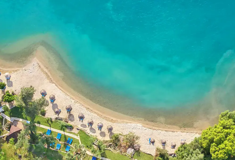 Plaża przy hotelu Grecotel Eva Palace Luxury Beach Resort