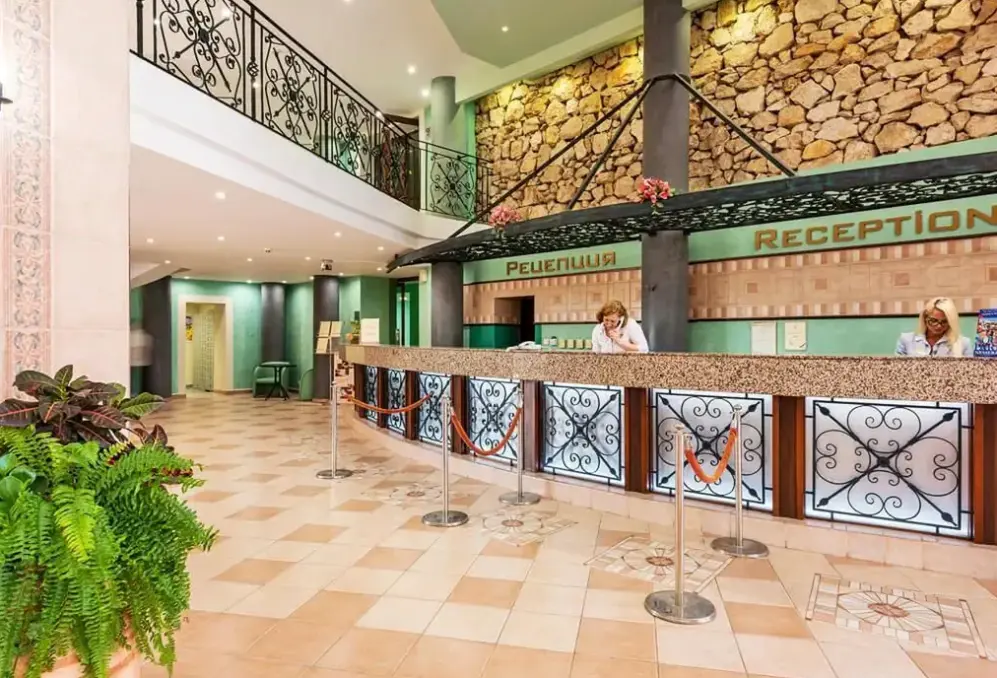 Lobby hotelu Hrizantema