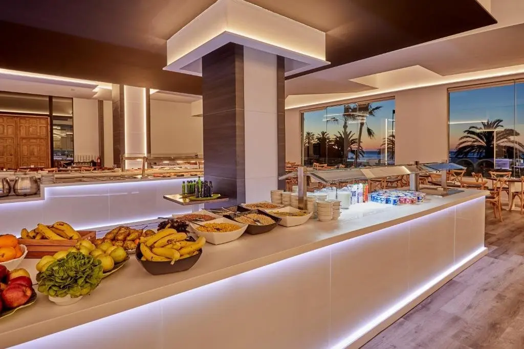 Restauracja i jedzenie w hotelu Ibersol Torremolinos Beach (ex. Marconfort Costa del Sol)