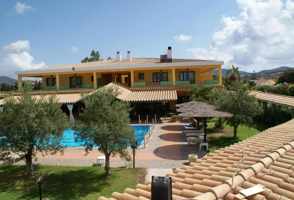 Basen w hotelu iH Villasimius Le Zagare Resort