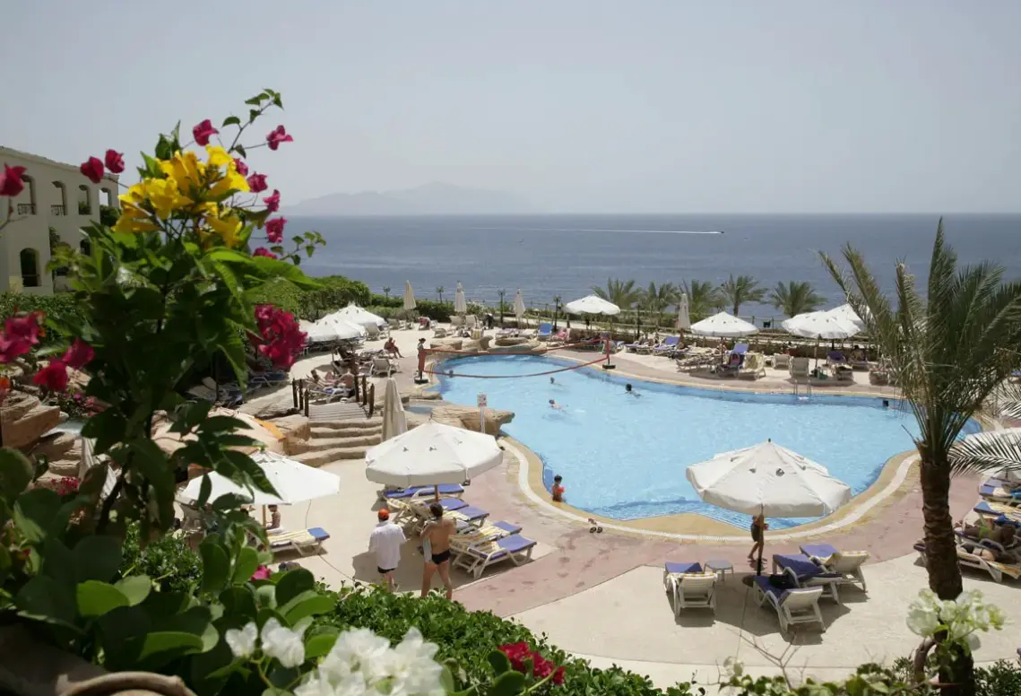 Basen w hotelu Island View Resort