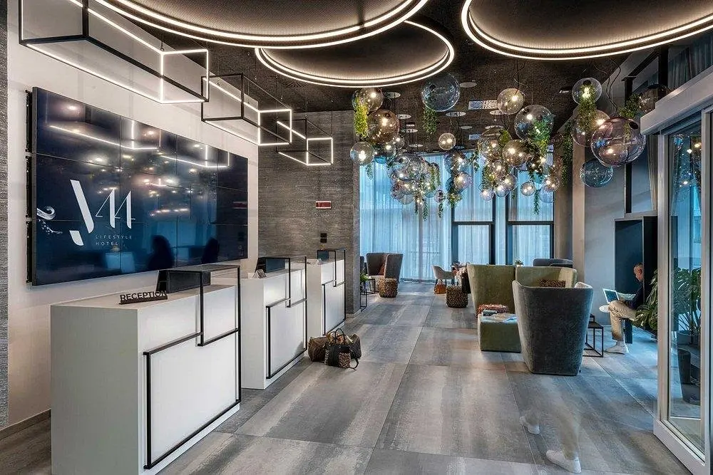 Lobby hotelu J44 Lifestyle Hotel
