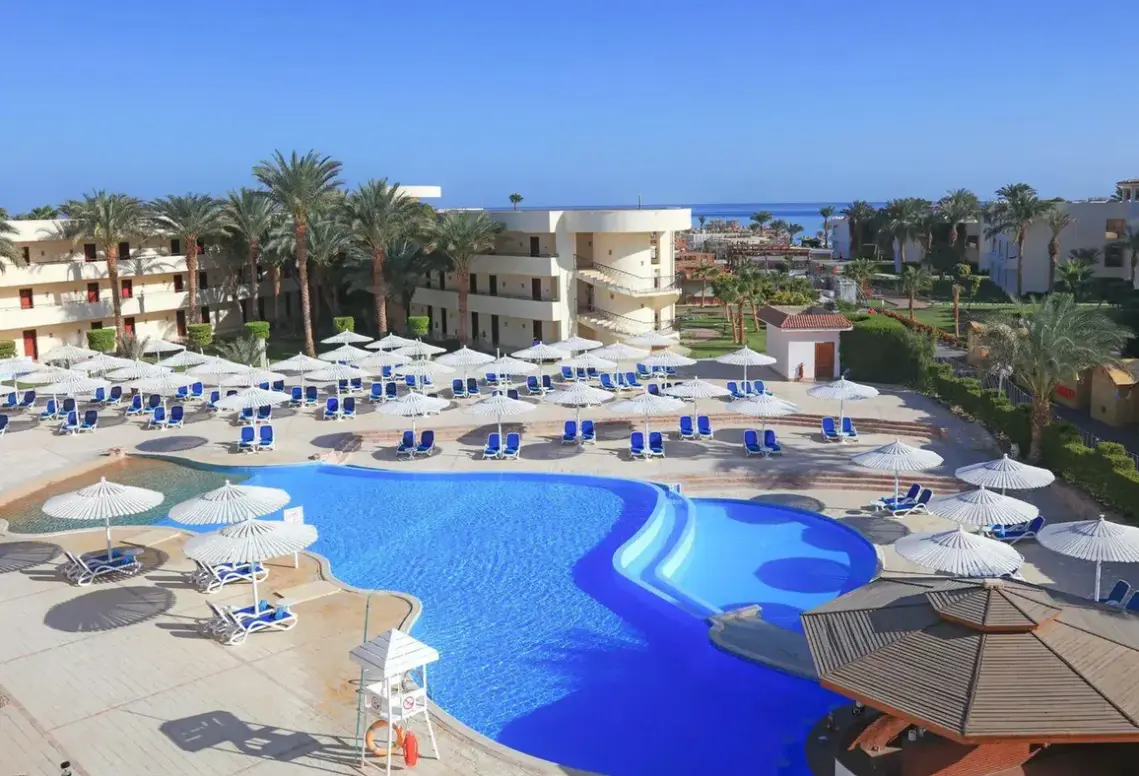 Basen w hotelu Jaz Royal Palmariva