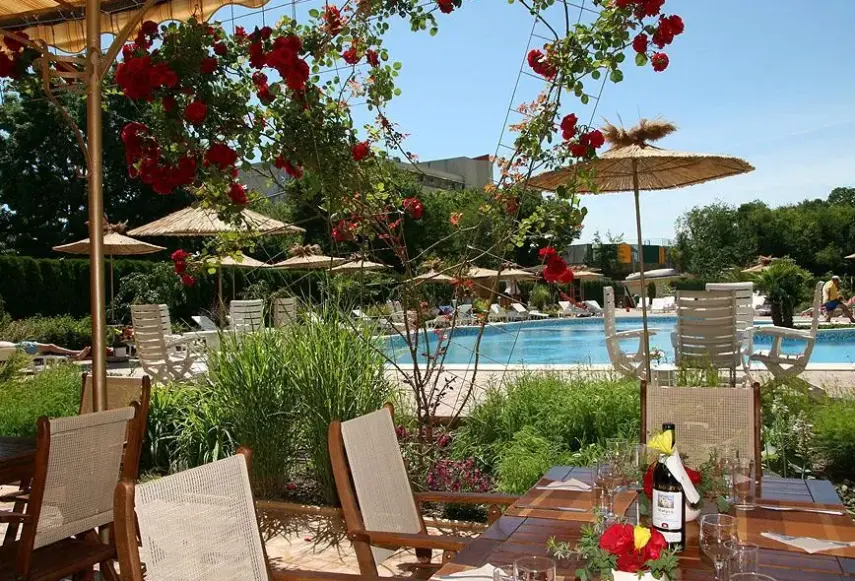 Basen w hotelu Joya Park (Varna)