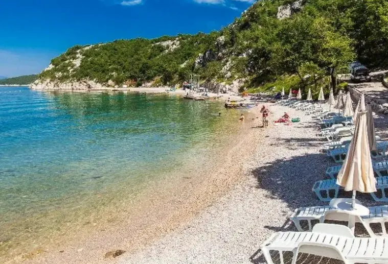 Plaża przy hotelu Kacjak Pavilions