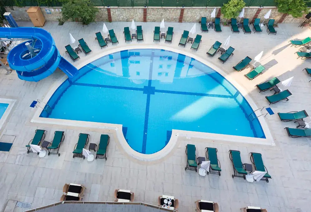 Basen w hotelu Kaila City (ex. K House)