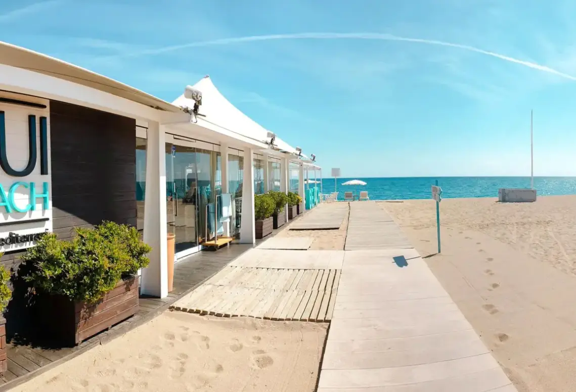 Plaża przy hotelu Kaktus Volga (Calella)