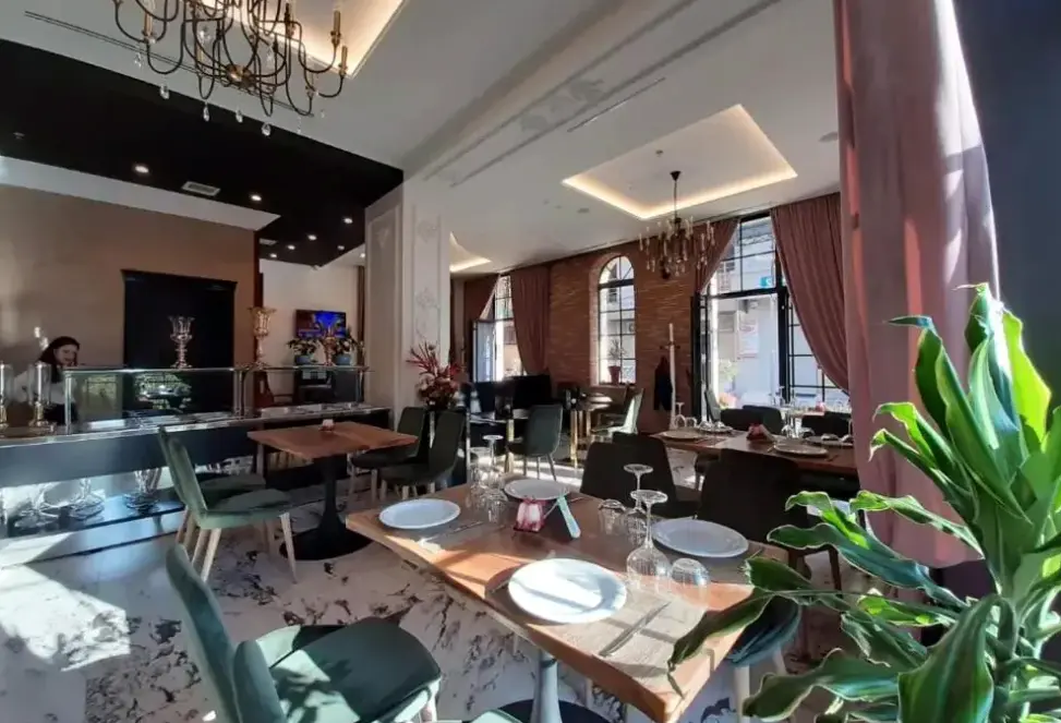 Restauracja i jedzenie w hotelu Kloest