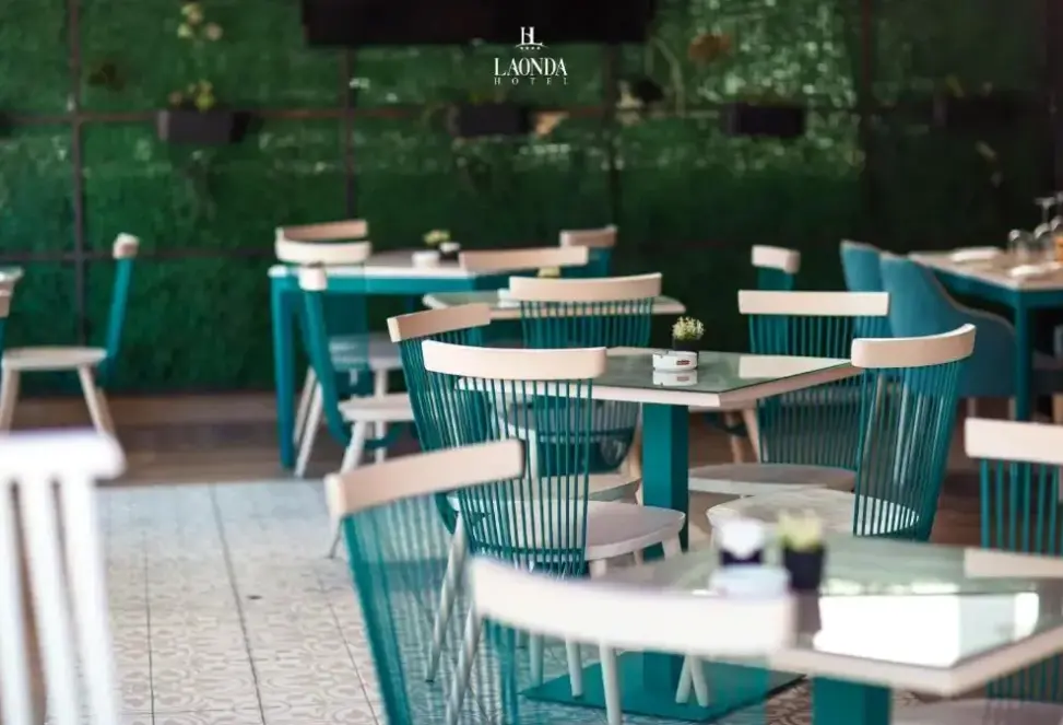 Restauracja i jedzenie w hotelu La Onda