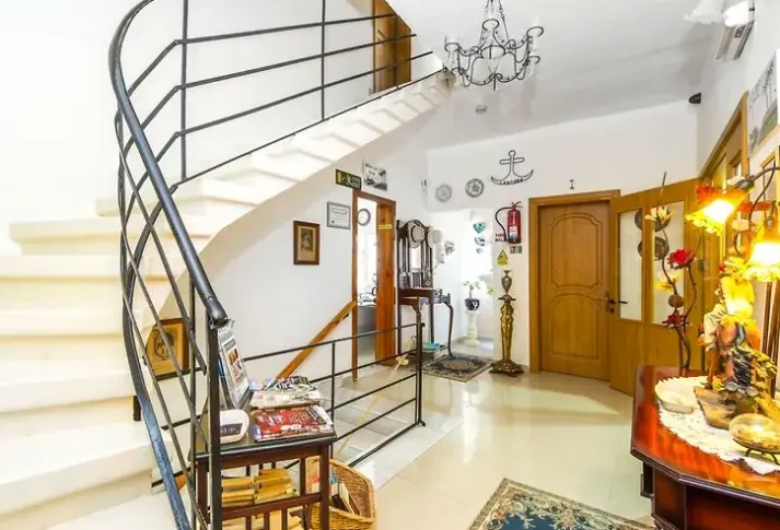 Restauracja i jedzenie w hotelu Lantern Guest House