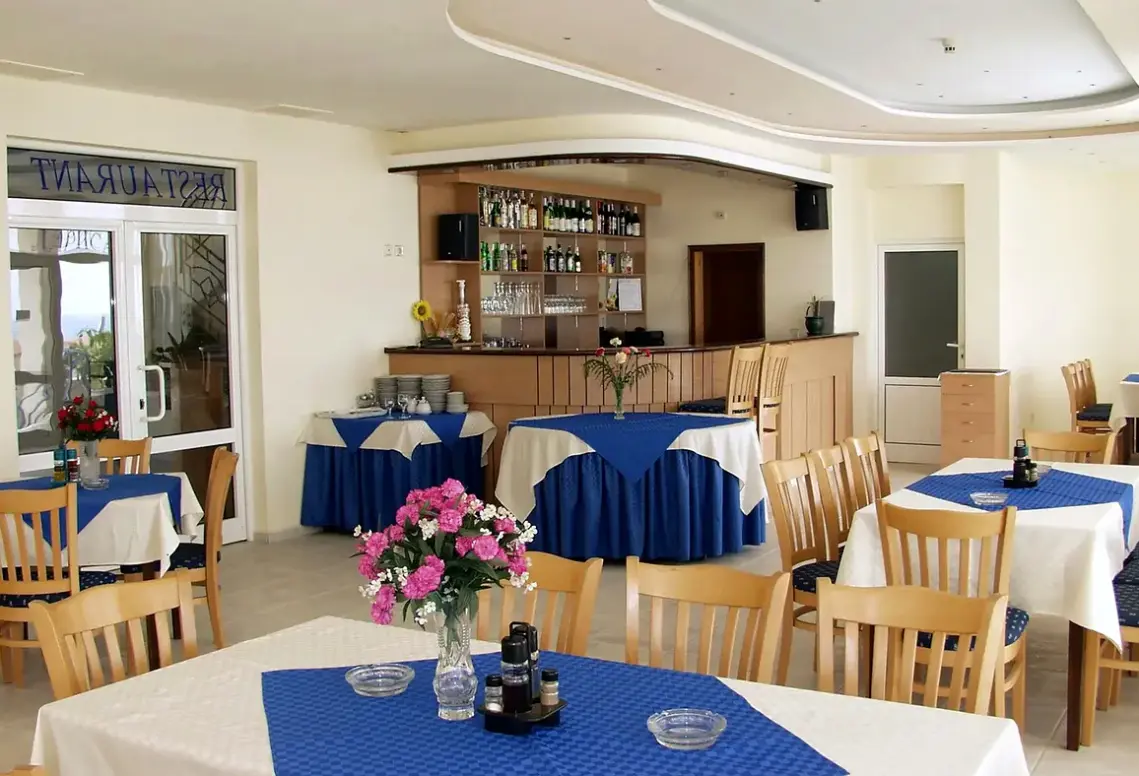 Restauracja i jedzenie w hotelu Larisa