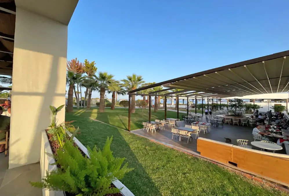 Restauracja i jedzenie w hotelu Laur Experience & Elegance