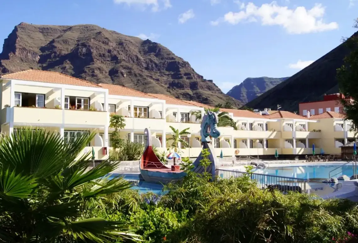 Basen w hotelu Laurisilva (La Gomera)