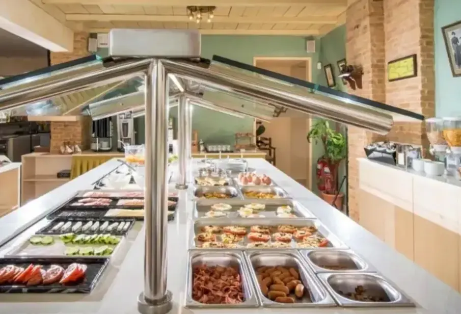 Restauracja i jedzenie w hotelu Lofos (Chania)