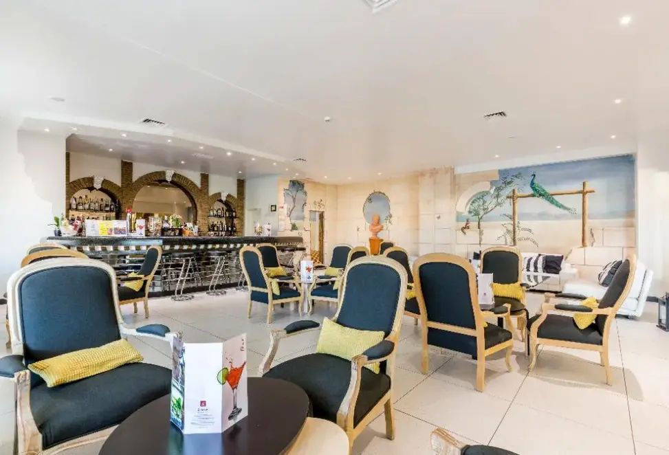 Restauracja i jedzenie w hotelu Luna Hotel da Oura