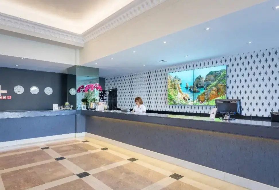 Lobby hotelu Luna Hotel da Oura