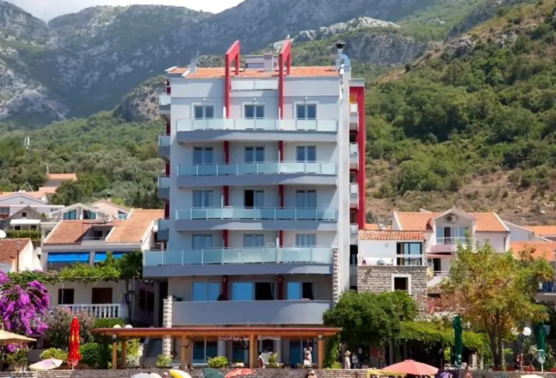 Hotel Lux Tri Ribara