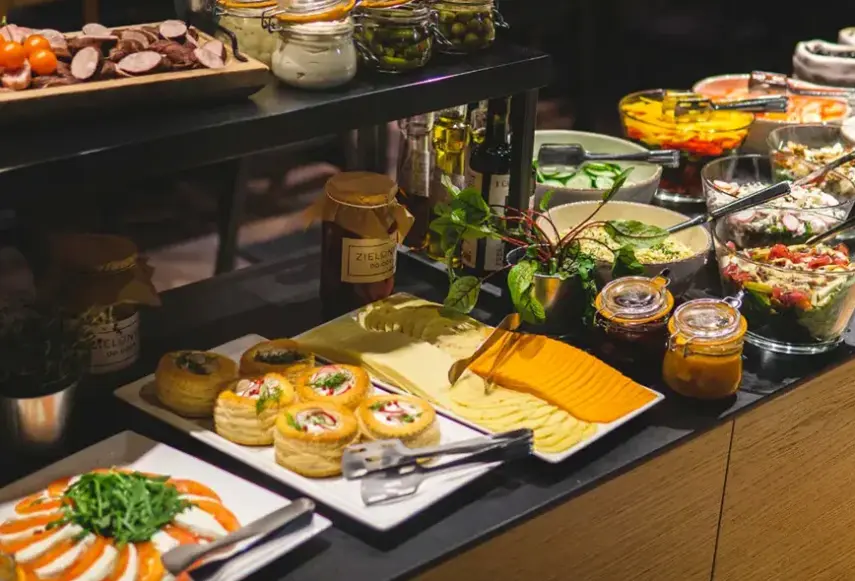 Restauracja i jedzenie w hotelu Lwowska 1 aparthotel