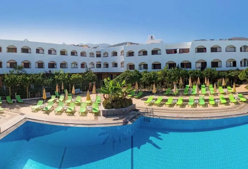 Basen w hotelu Malia Holidays