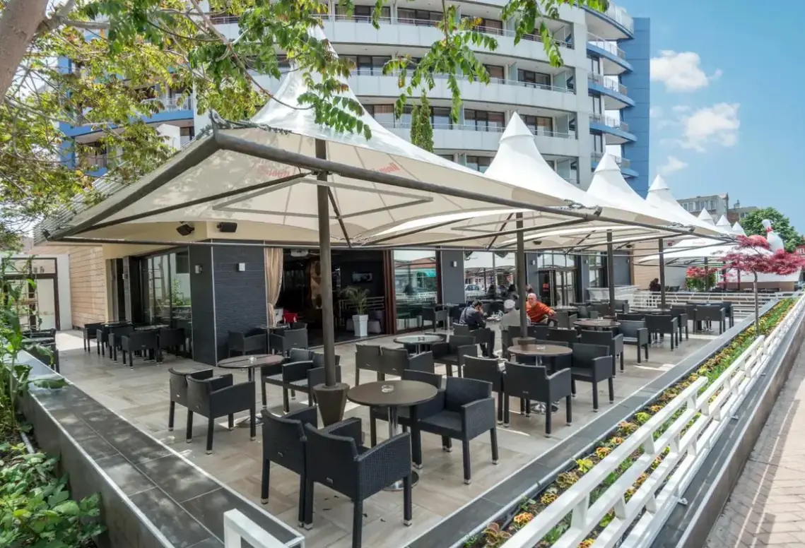 Restauracja i jedzenie w hotelu Marieta Palace