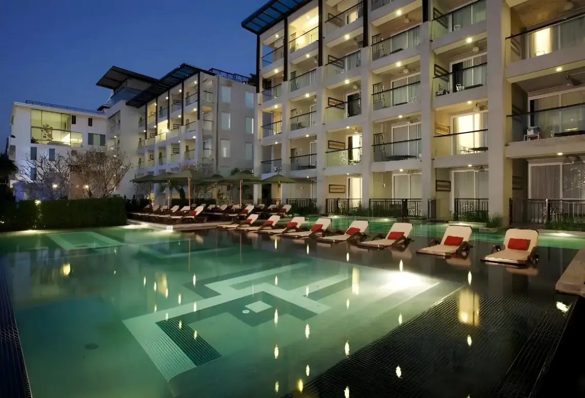 Basen w hotelu Modus Pattaya Resort (ex Centara Grand Modus)