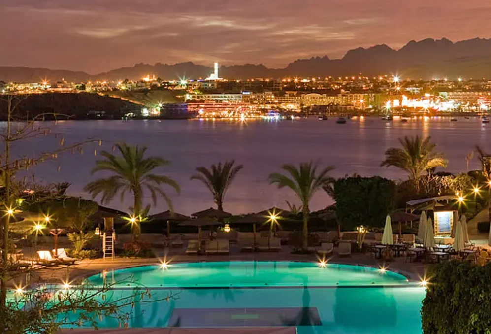 Basen w hotelu Movenpick Resort Sharm el Sheikh