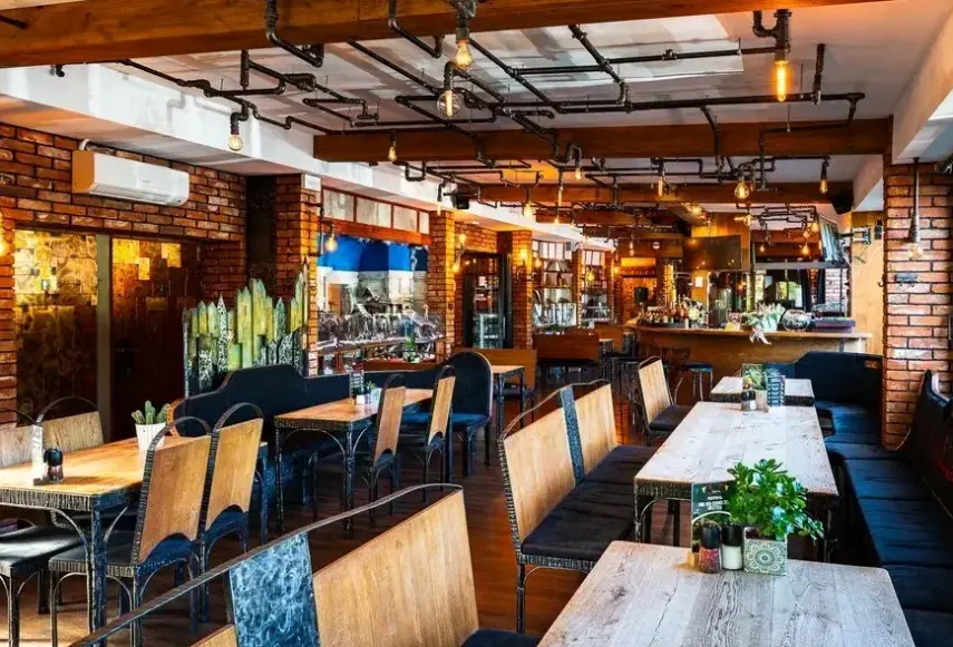 Restauracja i jedzenie w hotelu Na Błoniach