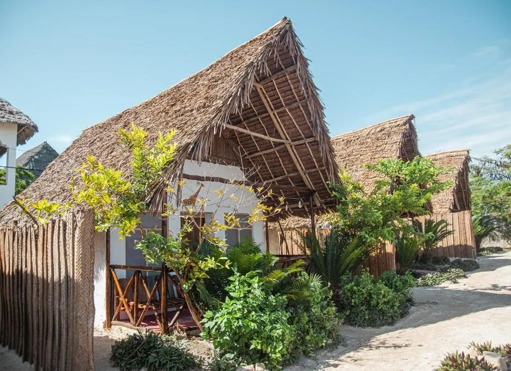 Plaża przy hotelu New Jambo Bungalows