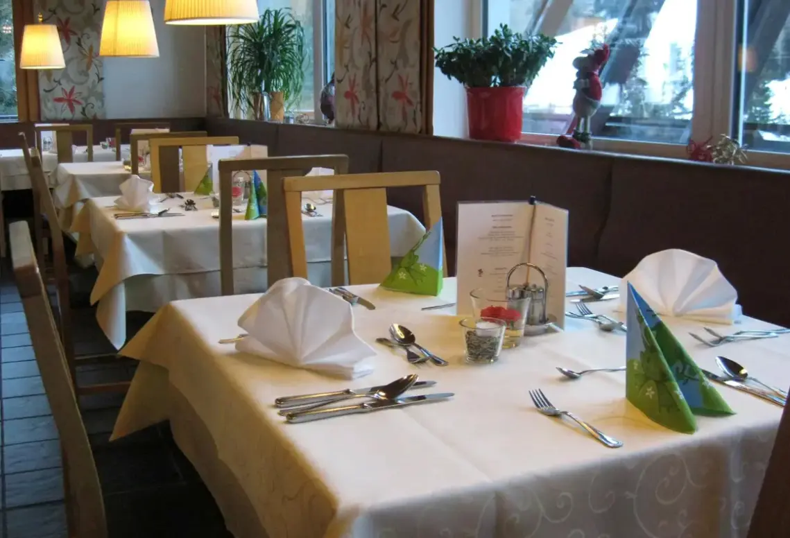 Restauracja i jedzenie w hotelu Nockalm Innerkrems