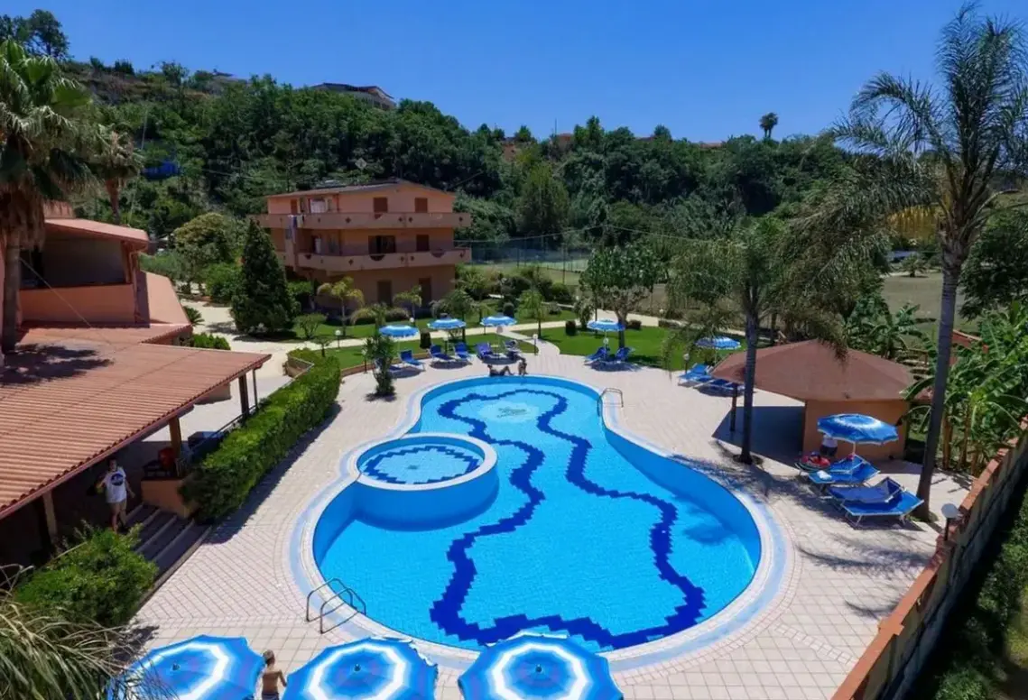 Hotel Old River