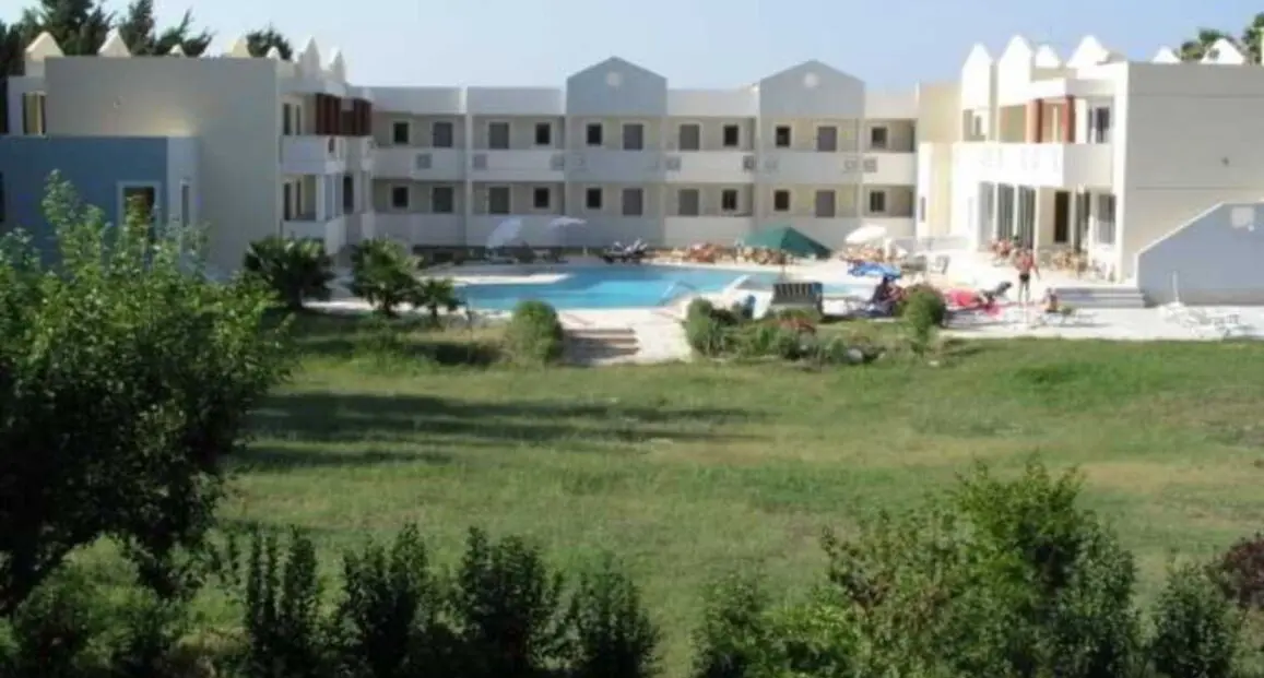 Basen w hotelu Olgas Paradise