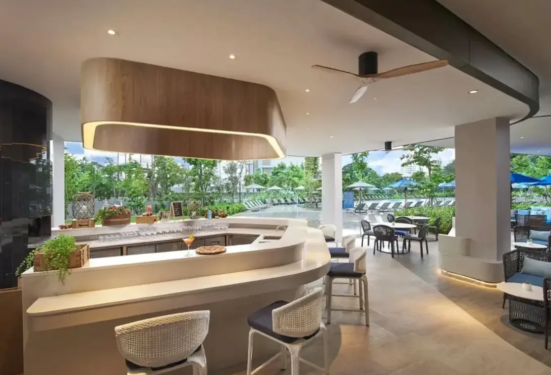 Restauracja i jedzenie w hotelu Ozo North Pattaya